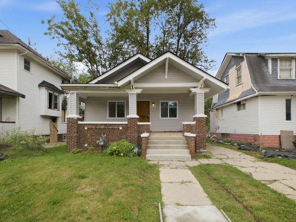 39 Cedarhurst Place, Detroit, MI 48203