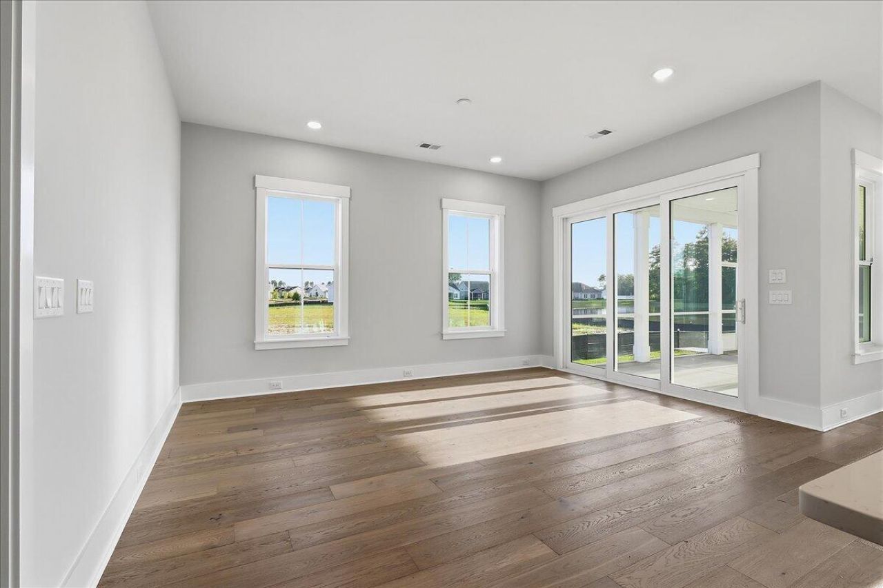 727 Gentle Wind Photo 9