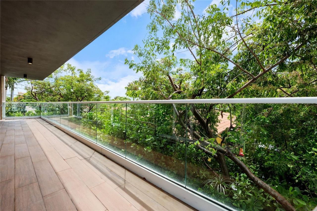 1620 And 1622 SW 30th Ave , Miami, FL 33145 Photo