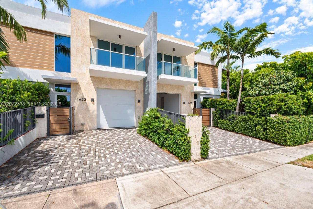 1620 And 1622 SW 30th Ave , Miami, FL 33145 Photo