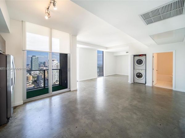 151 SE 1st St , Unit PH08, Miami, FL 33131