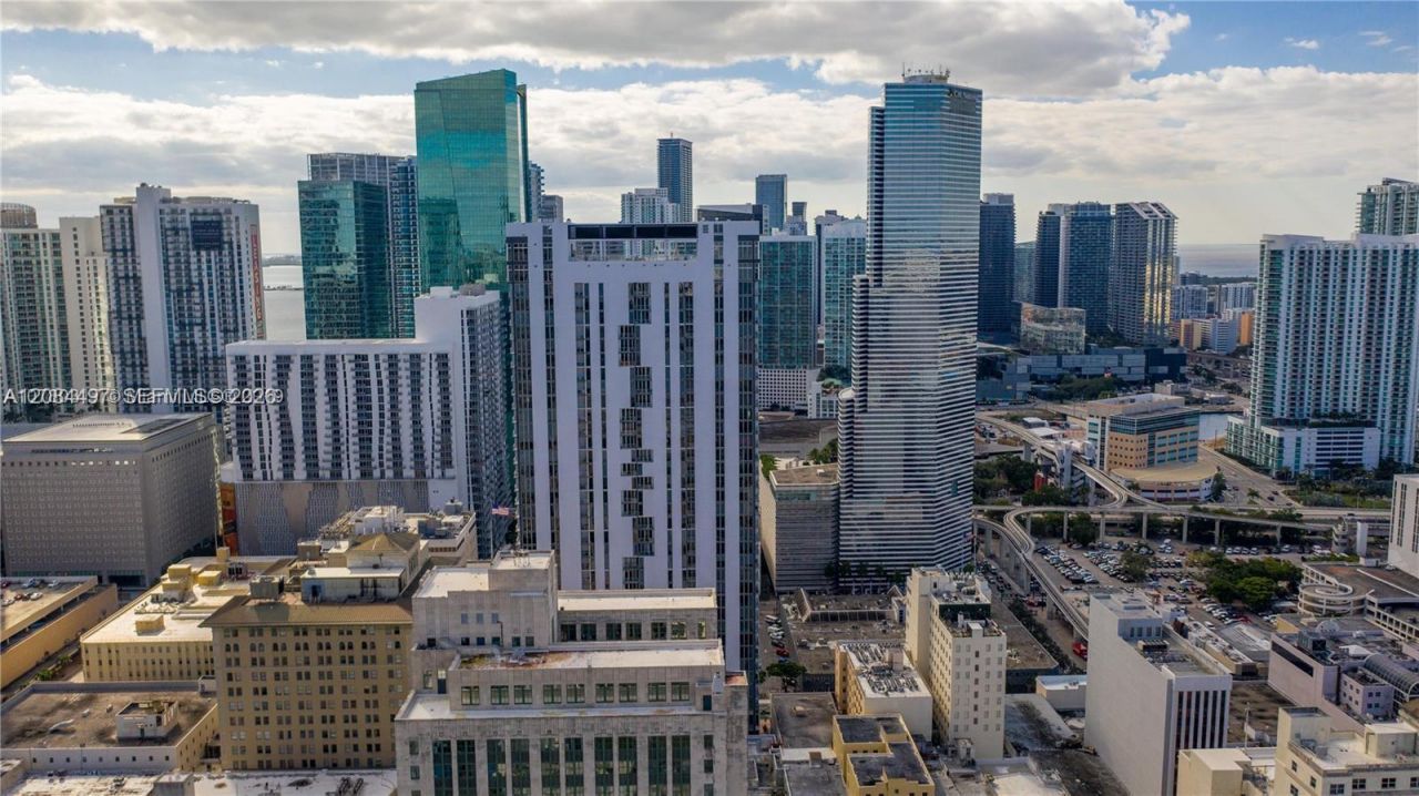 151 SE 1st St , Unit PH08, Miami, FL 33131 Photo