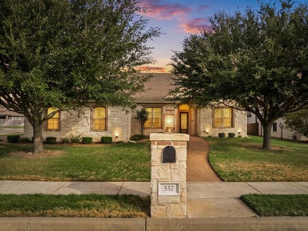 557 Perry Lane , Robinson, TX 76706