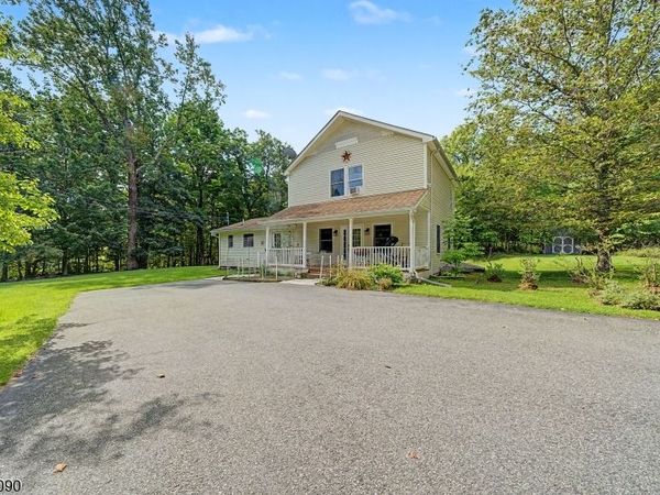 927 Owassa Rd, Stillwater, NJ 07860