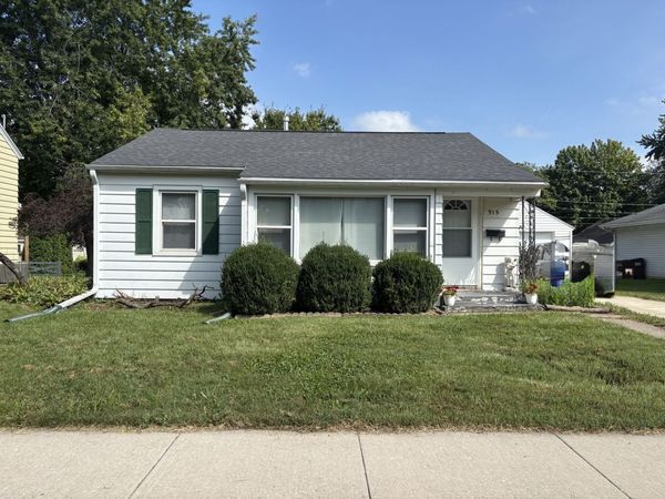 915 N 10th Street, Rochelle, IL 61068