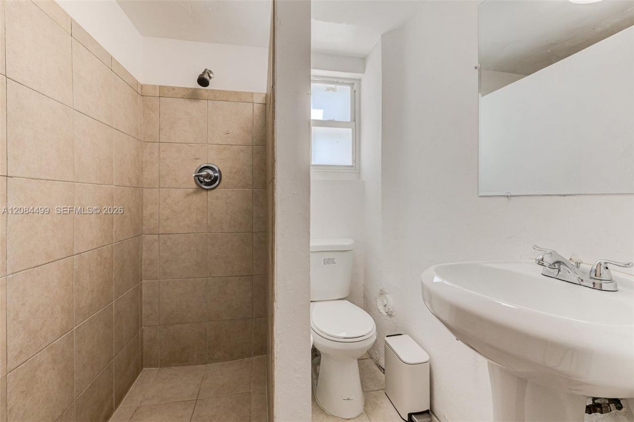 571 NE 64th St , Unit Studio, Miami, FL 33138 Photo