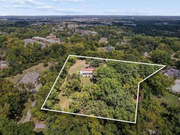 820 Overton Ln , Nashville, TN 37220