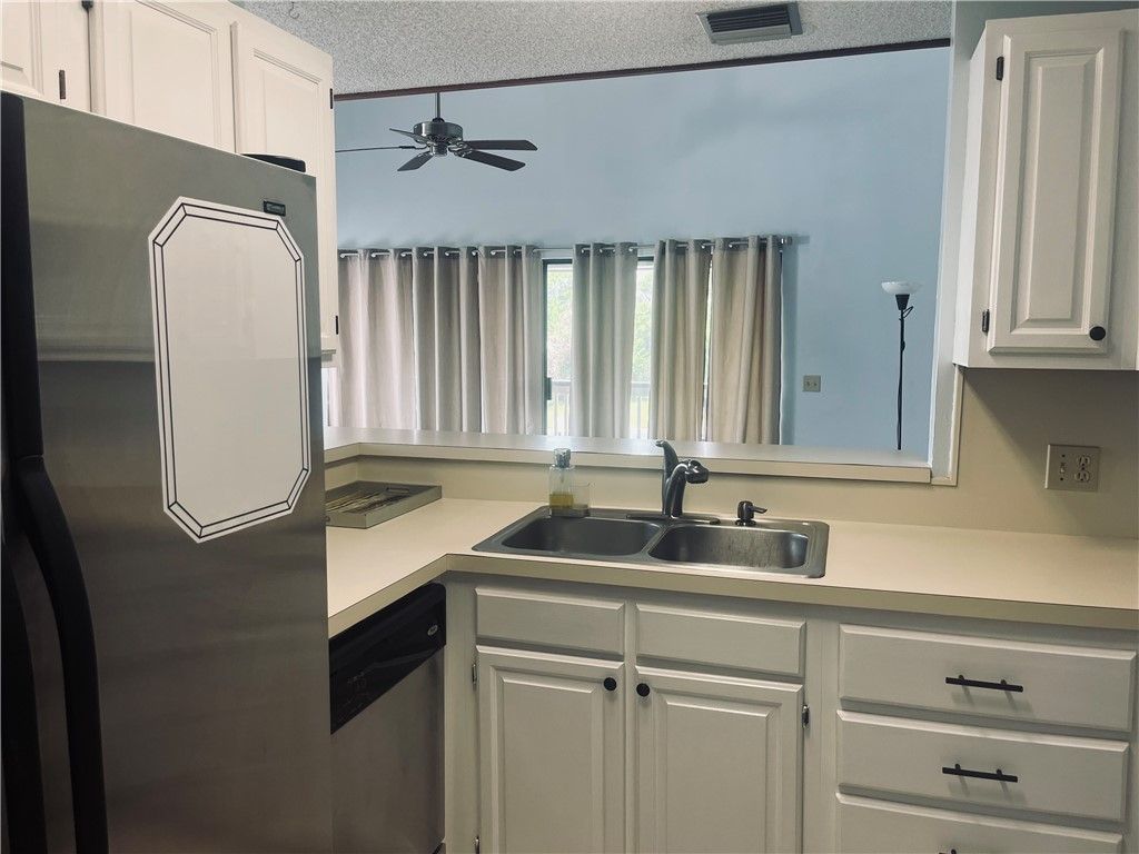 9632 Riverside Drive, Unit 5, Sebastian, FL 32958 Photo