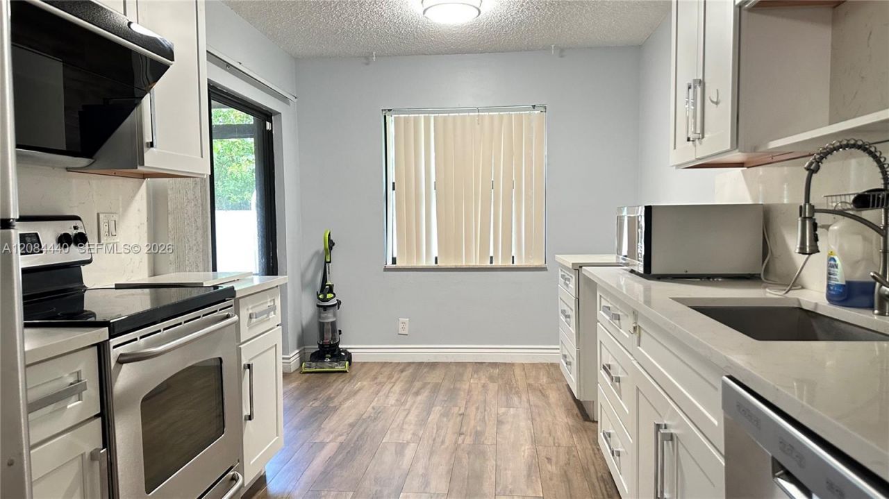 566 SW 20th Ct , Unit 5, Delray Beach, FL 33445 Photo