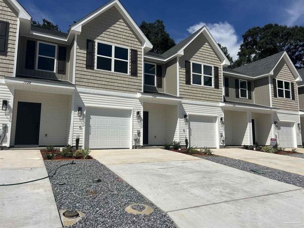 1444 Cedar Grove Ln, Unit 3B, Pensacola, FL 32504
