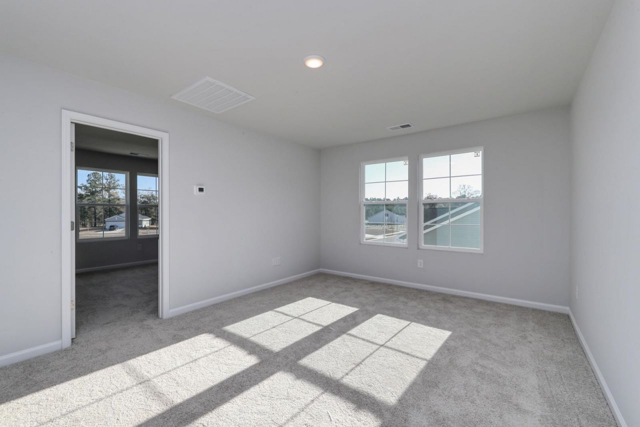 386 Garden Grove St Photo 21
