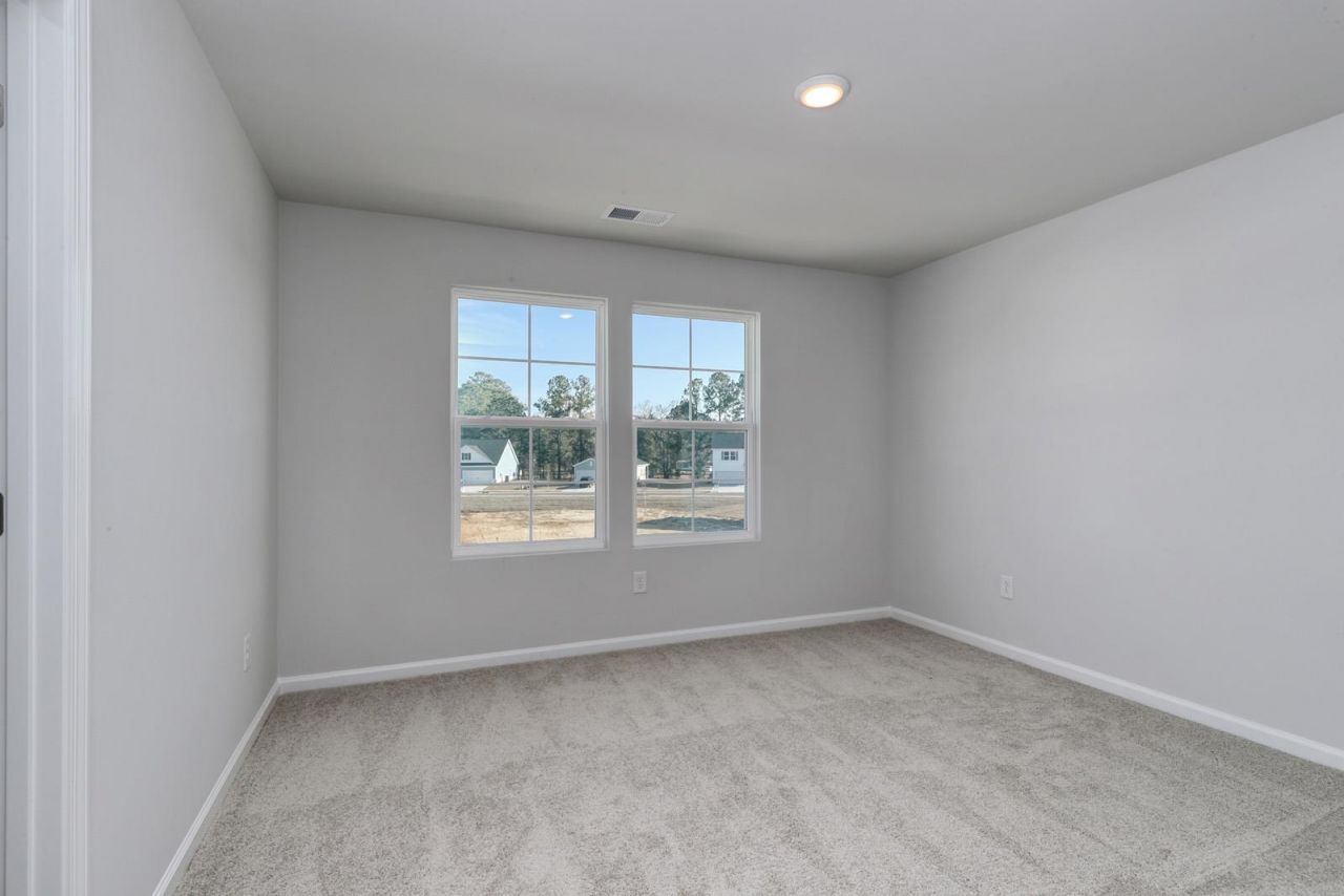 386 Garden Grove St Photo 22