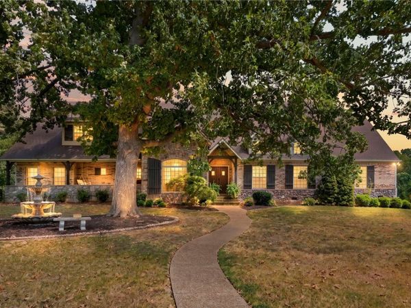 10822 Millstead Lane, Bentonville, AR 72712