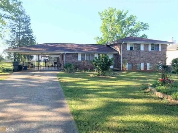 6853 New Dale Road , Rex, GA 30273