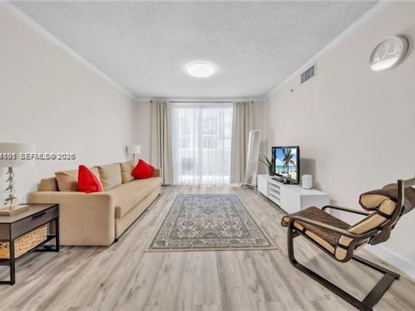 17145 N Bay Rd , Unit 4304, Sunny Isles Beach, FL 33160