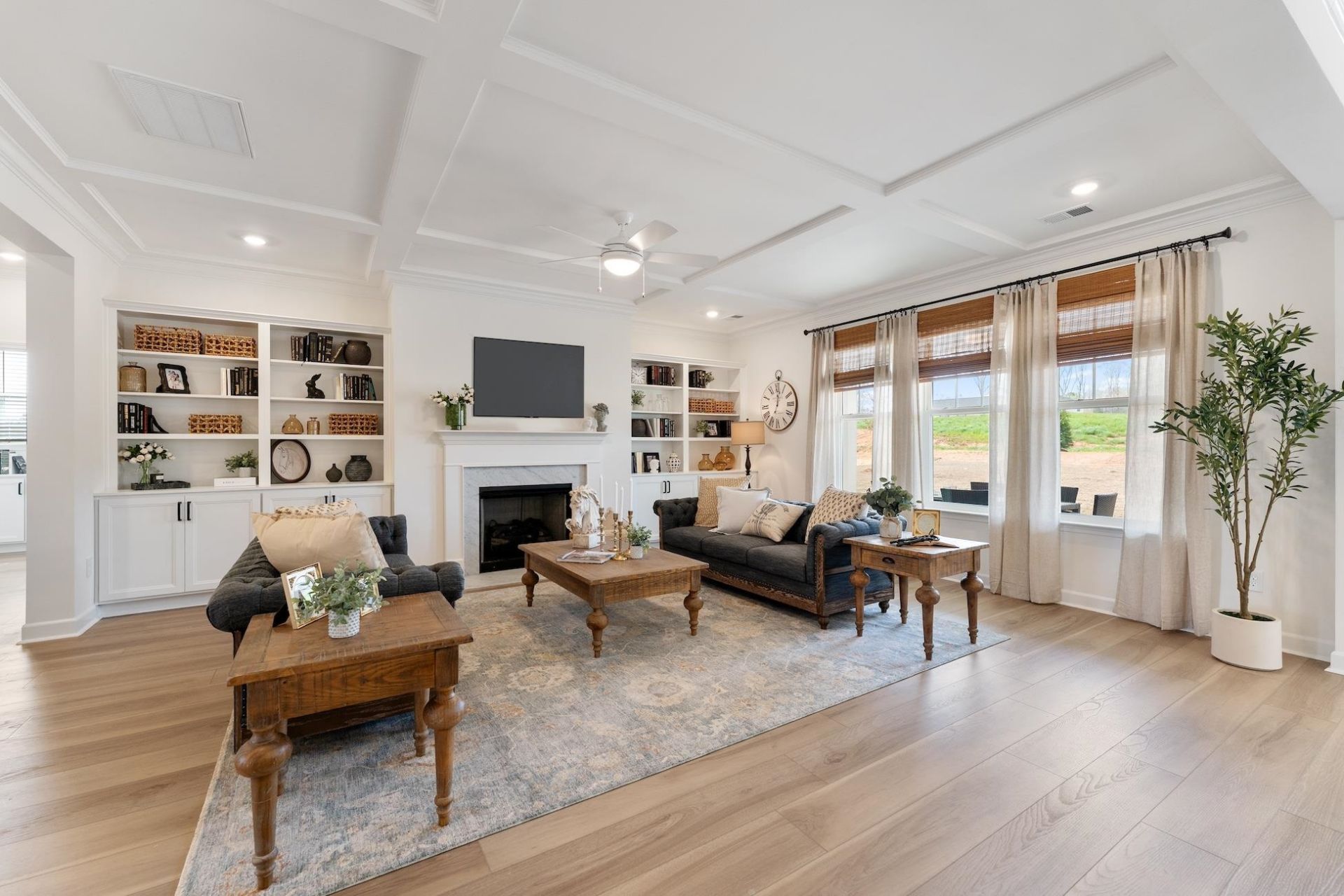 6176 Zoe Way Photo 3