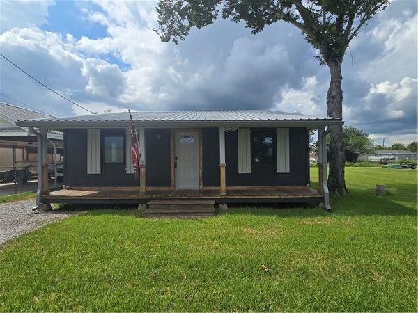 225 CYPRESS Drive , Des Allemands, LA 70030