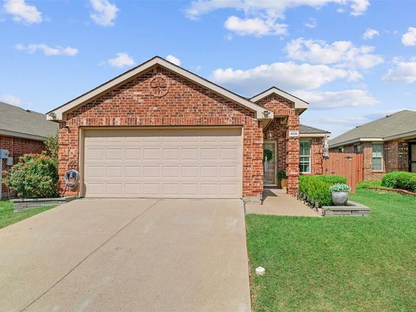 4036 Eagle Drive , Heartland, TX 75126