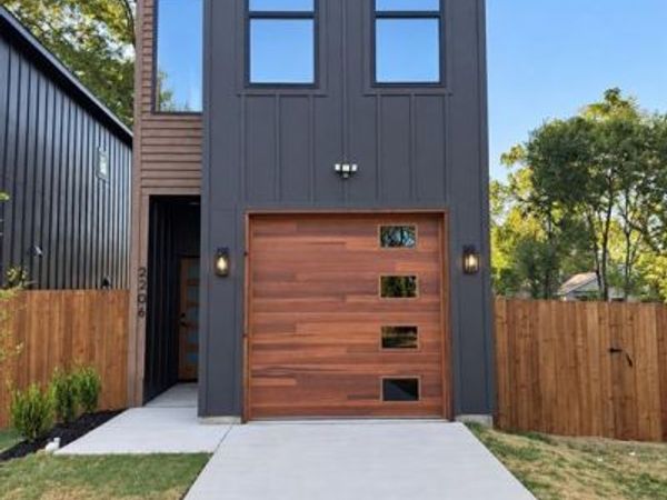 2206 Dyson Street , Dallas, TX 75215