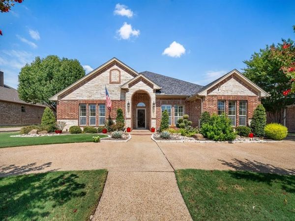 811 Amherst Drive , Waxahachie, TX 75165