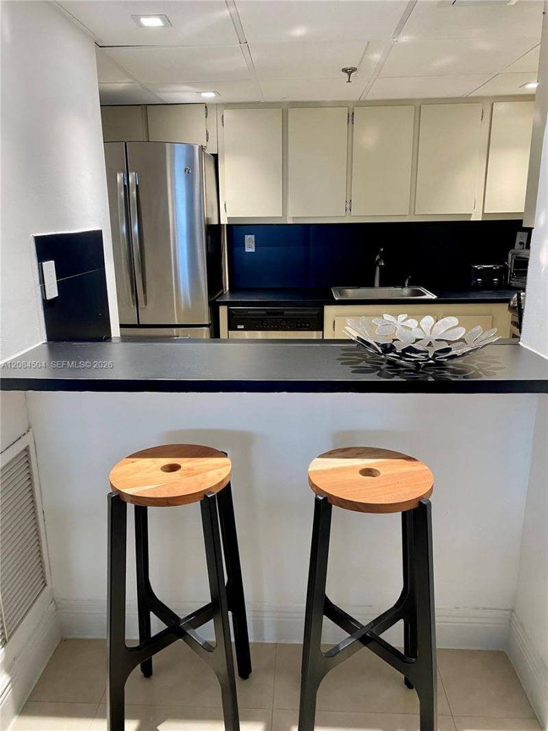 2401 Collins Ave, Unit 1112, Miami Beach, FL 33140 Photo