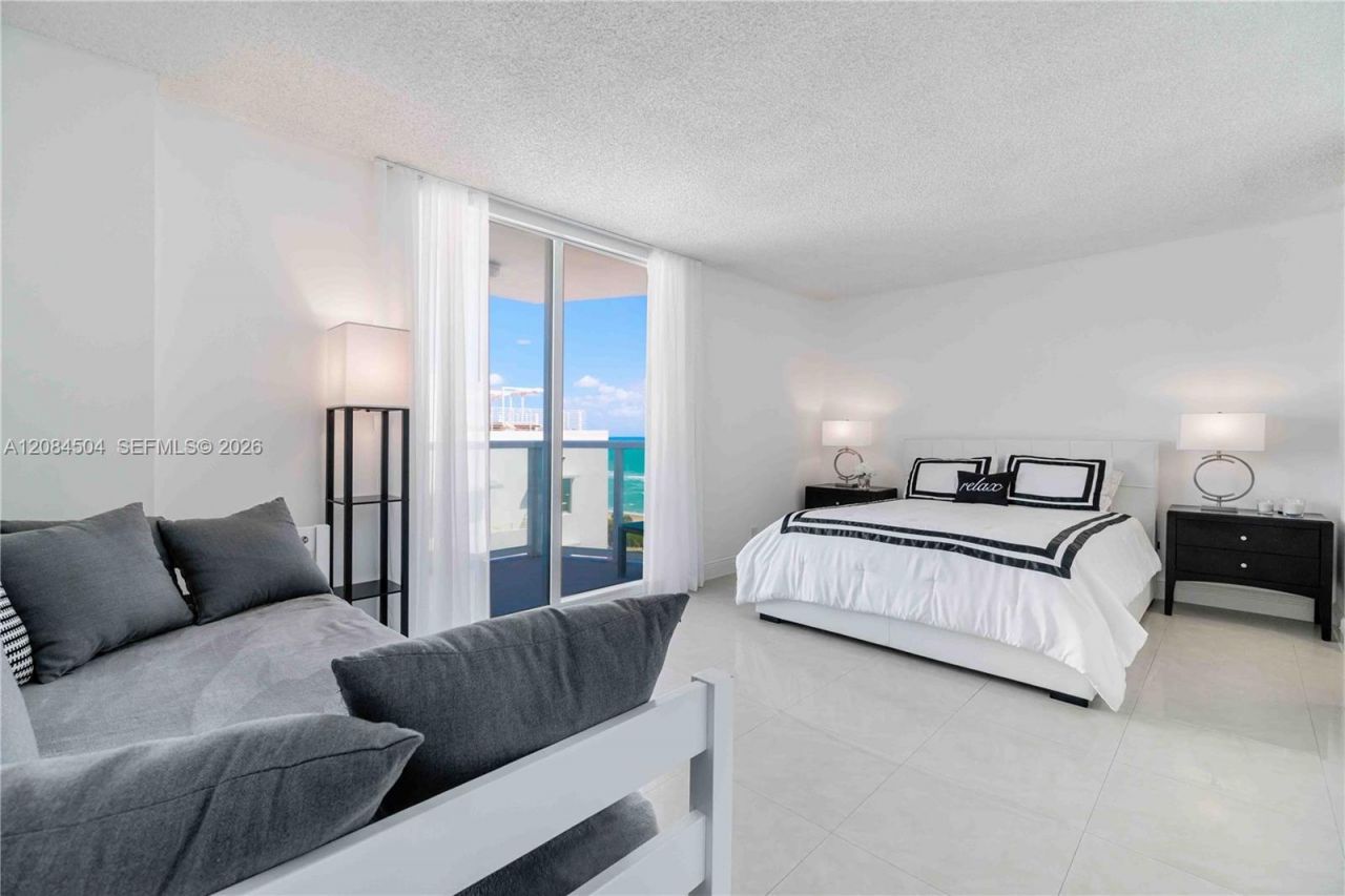 2401 Collins Ave, Unit 1112, Miami Beach, FL 33140 Photo