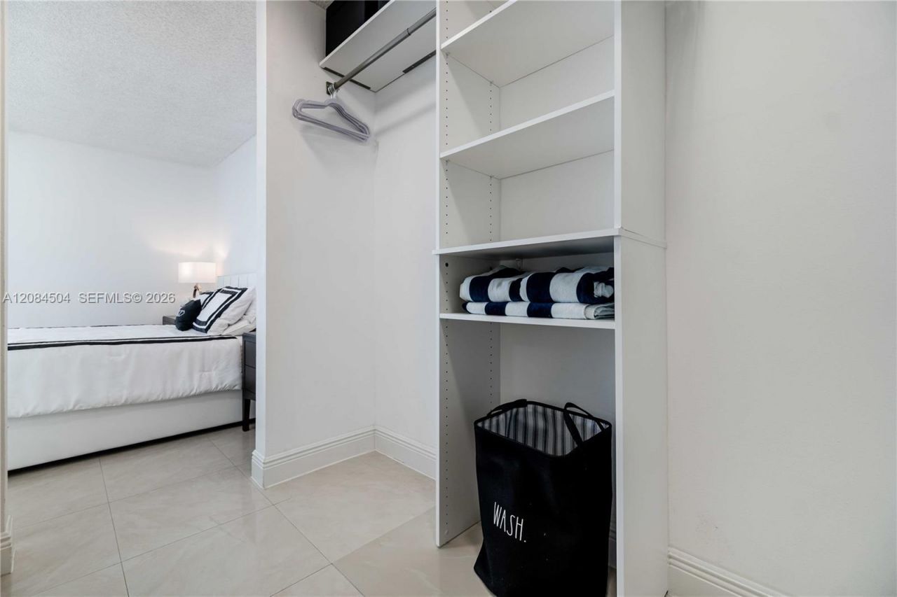 2401 Collins Ave, Unit 1112, Miami Beach, FL 33140 Photo