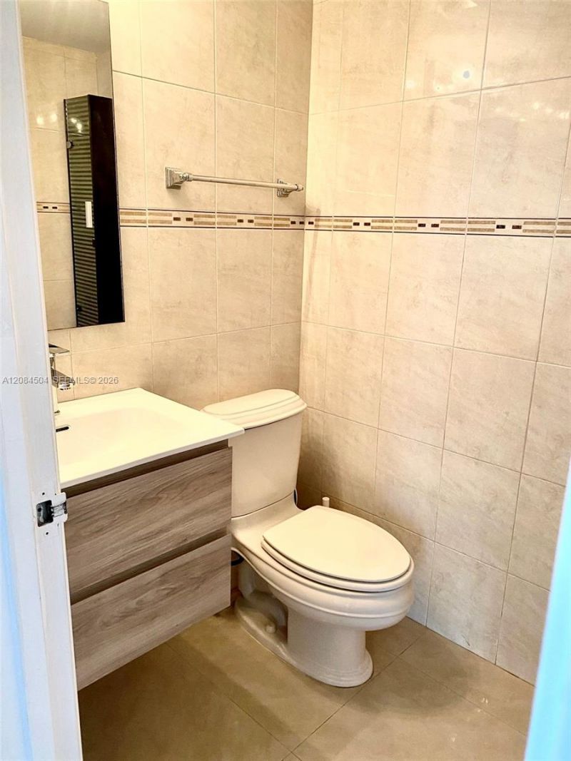 2401 Collins Ave, Unit 1112, Miami Beach, FL 33140 Photo