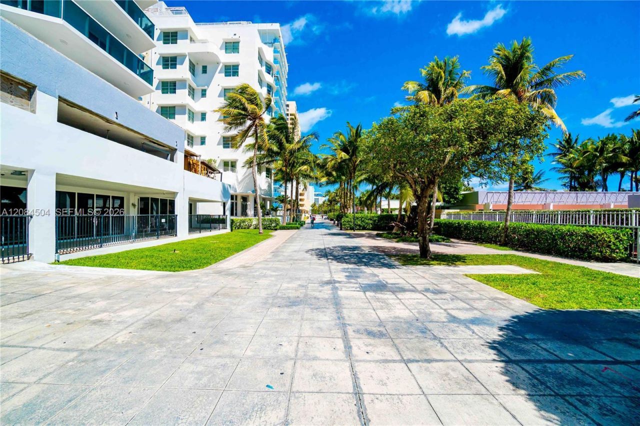 2401 Collins Ave, Unit 1112, Miami Beach, FL 33140 Photo