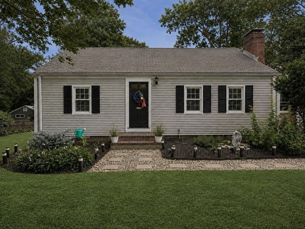 25 Moynihan, Hamilton, MA 01982
