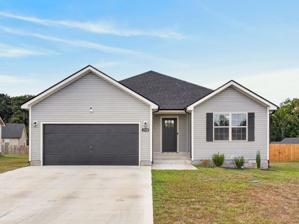 1538 Fredrick Dr, Clarksville, TN 37042