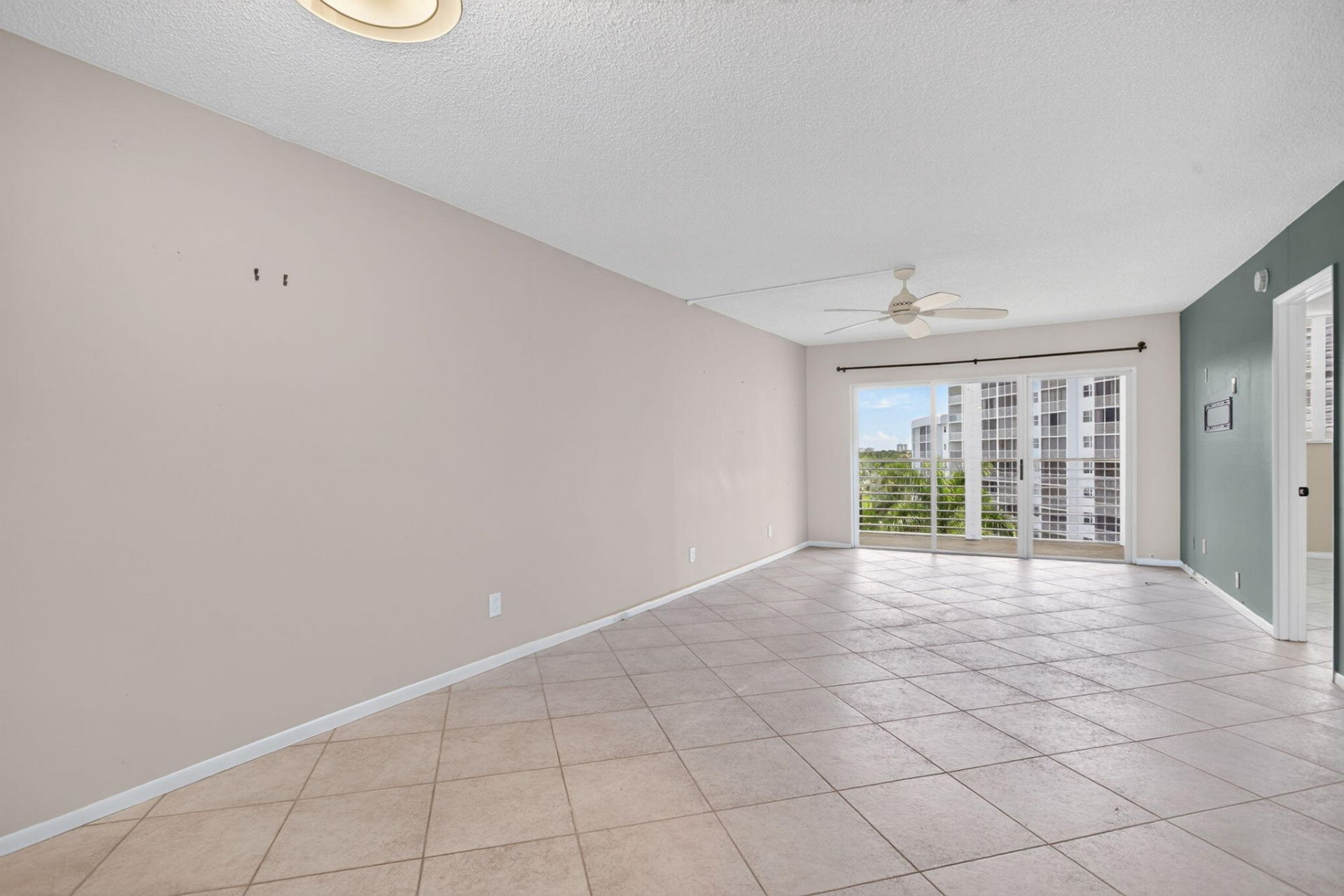2731 NE 14th St Causeway, Unit 702, Pompano Beach, FL 33062 Photo