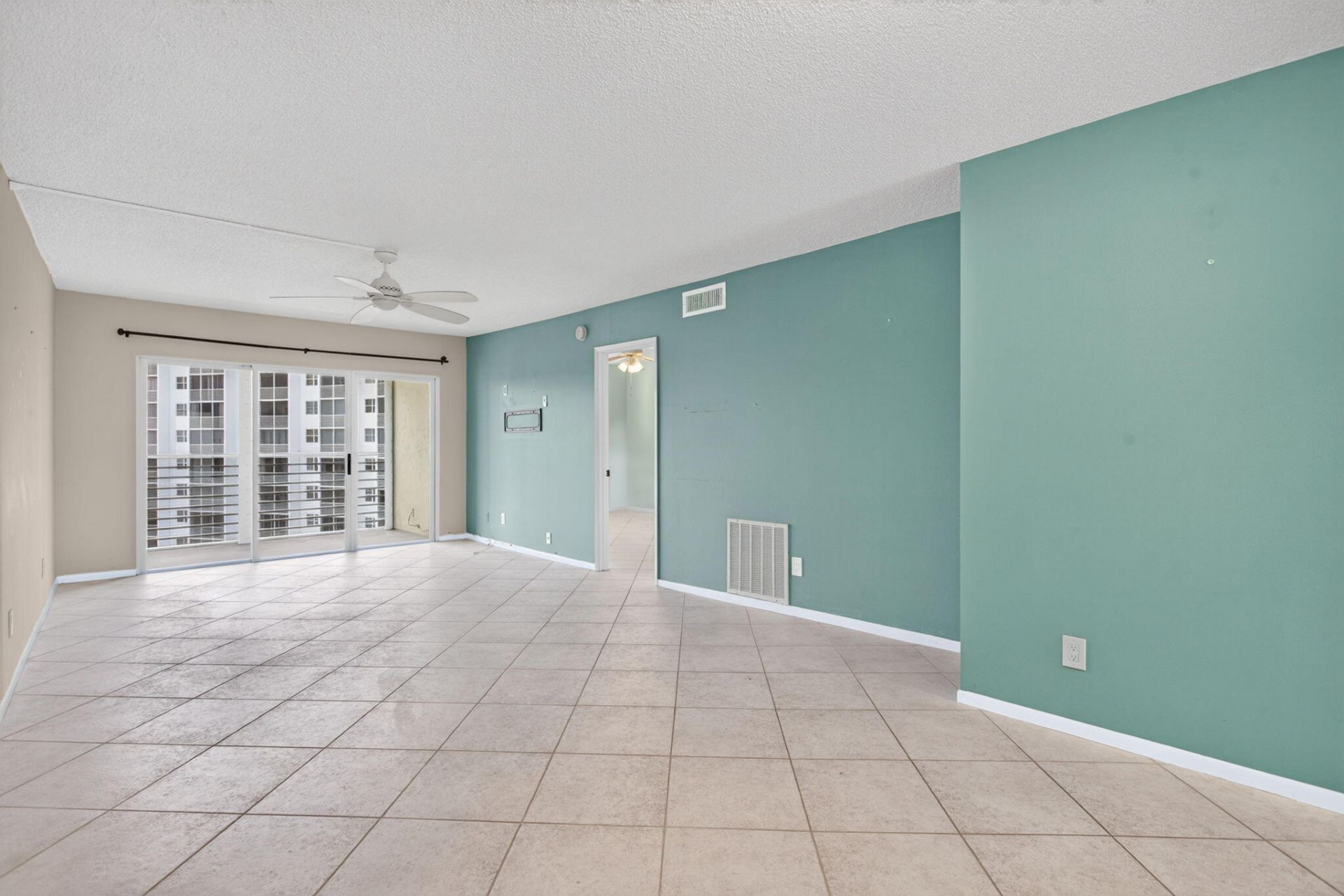 2731 NE 14th St Causeway, Unit 702, Pompano Beach, FL 33062 Photo