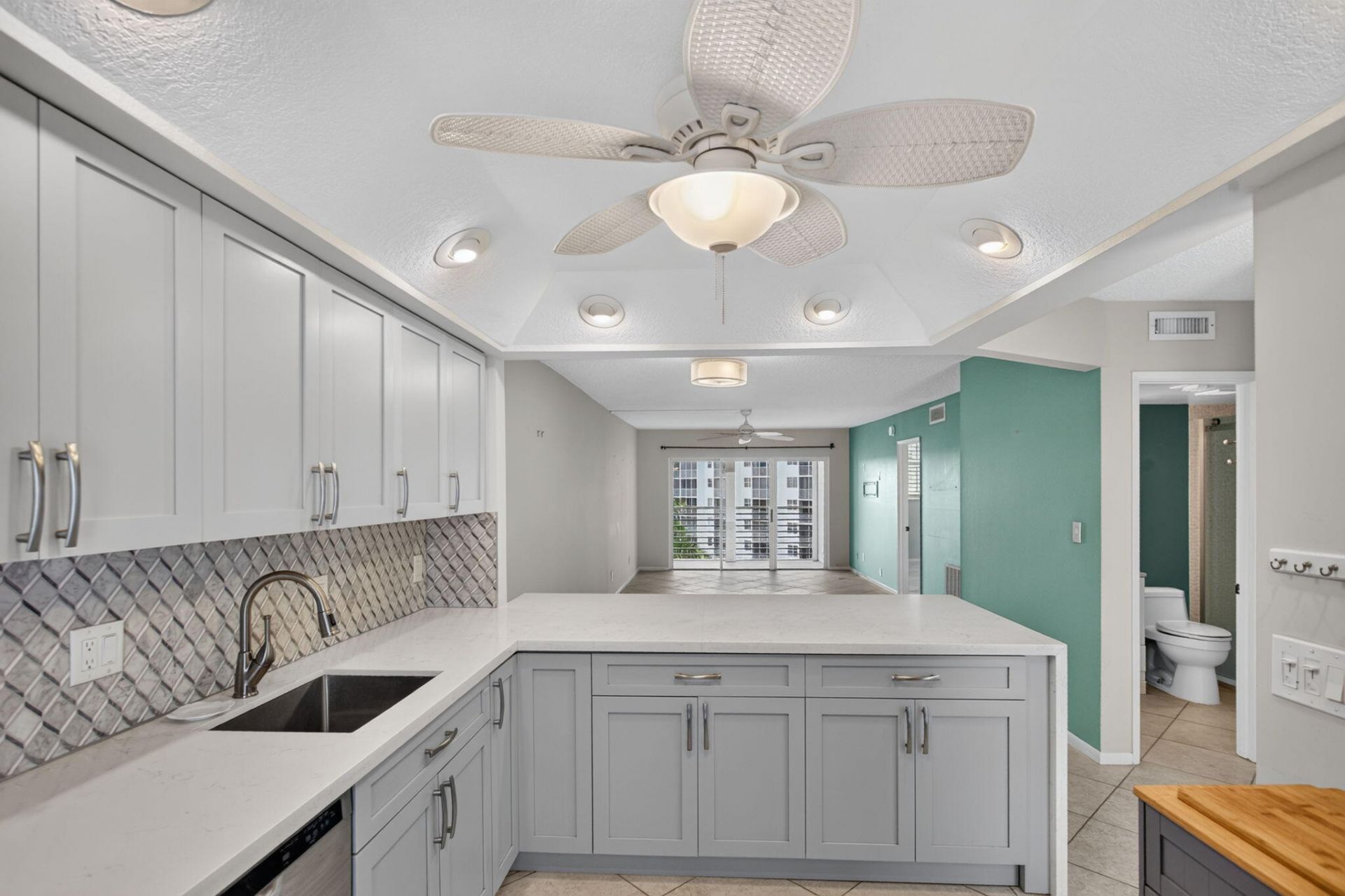 2731 NE 14th St Causeway, Unit 702, Pompano Beach, FL 33062 Photo