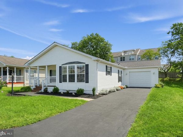 108 DYER COURT , ROYERSFORD, PA 19468
