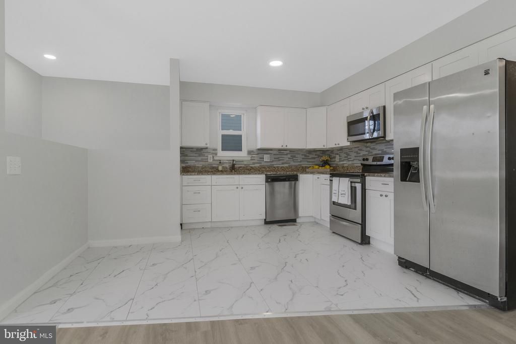 5004 ROANOKE PLACE , COLLEGE PARK, MD 20740