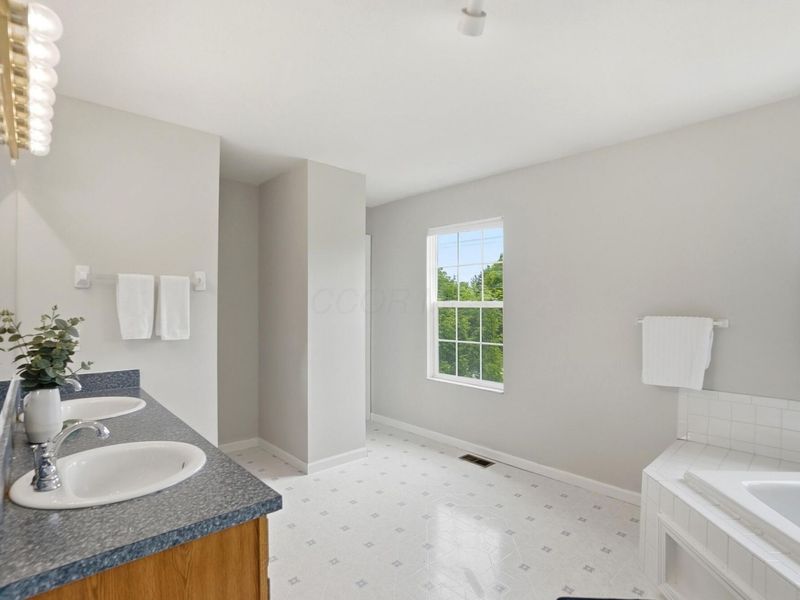 5974 Rings Road , Dublin, OH 43016 Photo 42