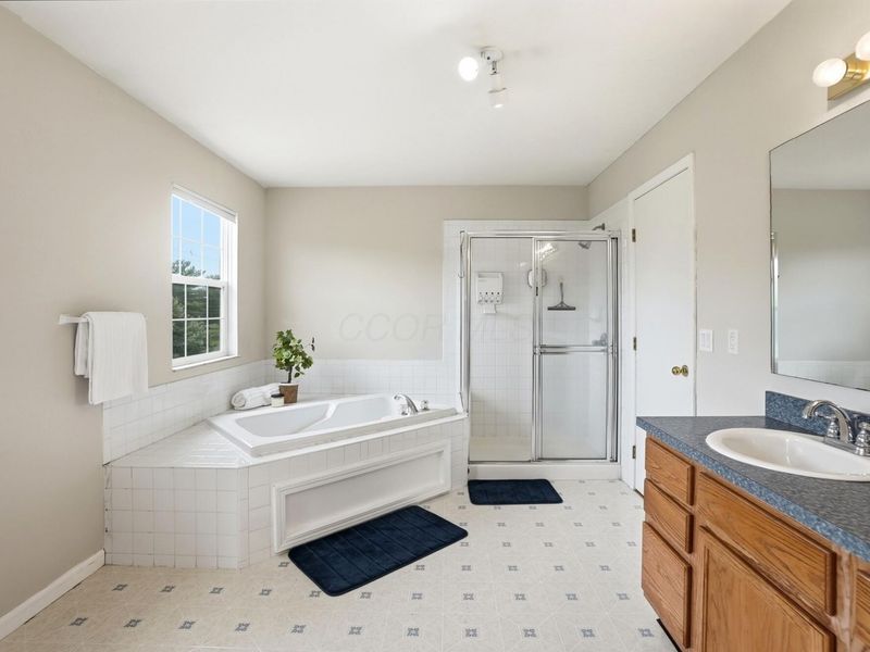 5974 Rings Road , Dublin, OH 43016 Photo 46