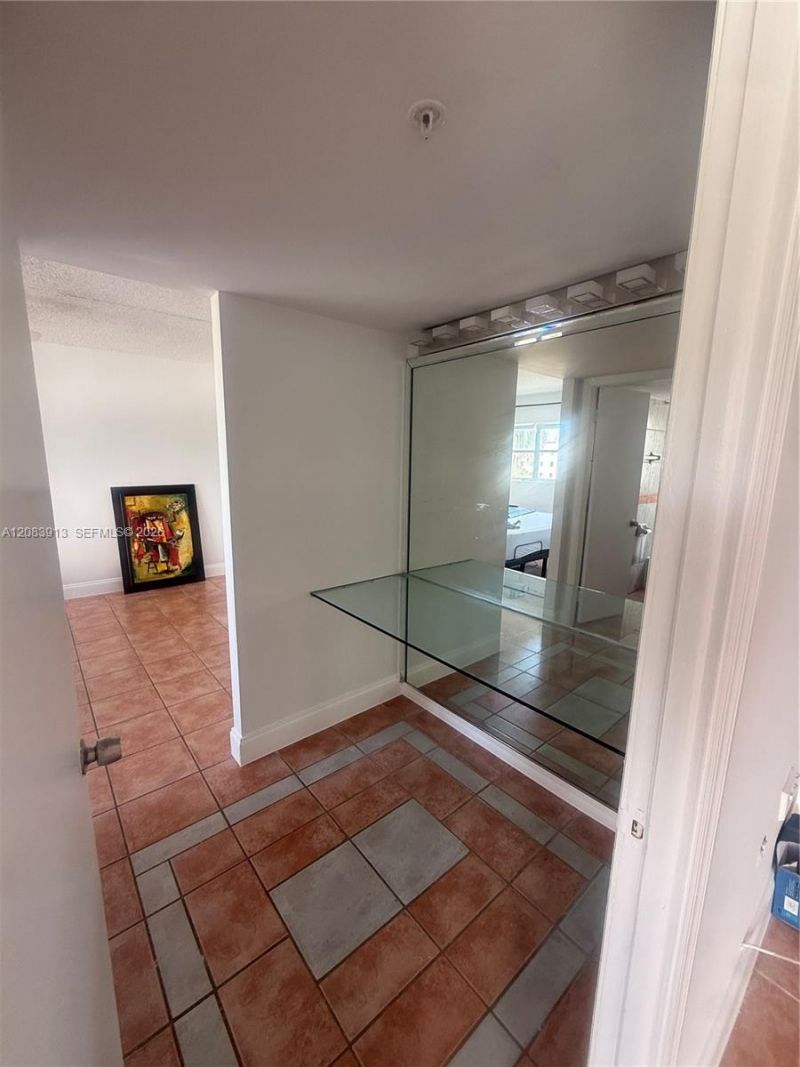 1881 Washington Ave, Unit 5B, Miami Beach, FL 33139 Photo
