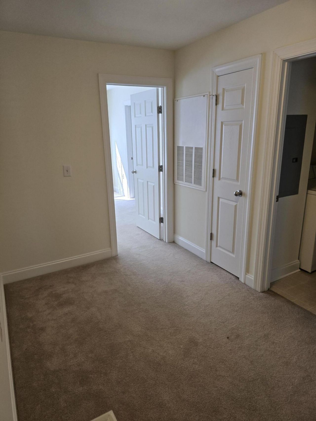 945 E Estates Boulevard Photo 16