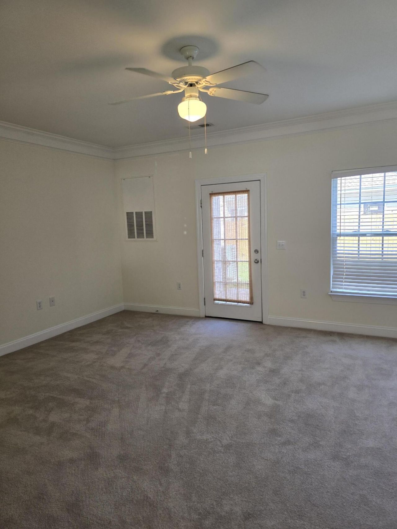 945 E Estates Boulevard Photo 6