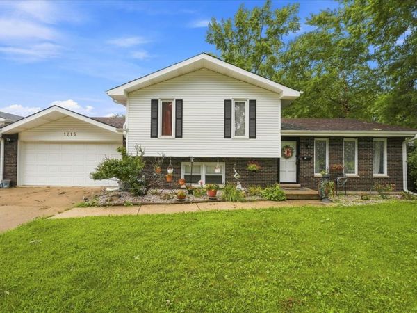 1215 DEVONSHIRE Drive , Joliet, IL 60435
