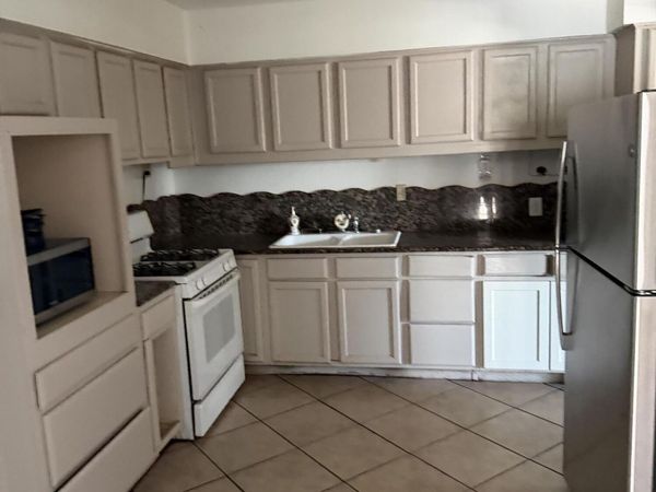 6952 W WOLF Street, Phoenix, AZ 85033