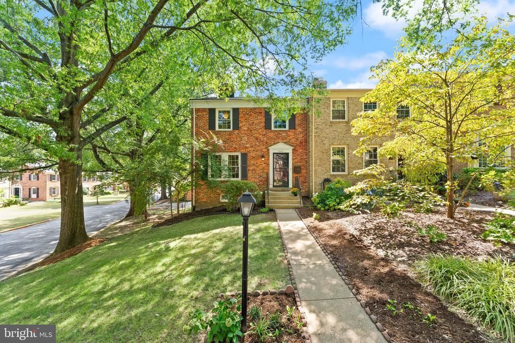 9280 Bailey Lane, Fairfax, VA 22031 Main Photo