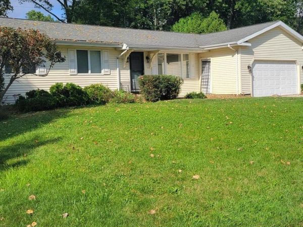 207 Highland Drive , Valparaiso, IN 46383
