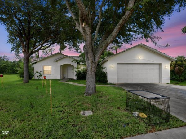 264 Fountain Lake Boulevard, Daytona Beach, FL 32117
