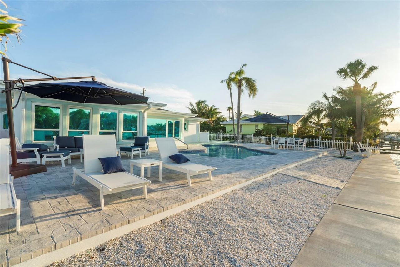 227 Howard Drive, Belleair Beach, FL 33786 Photo
