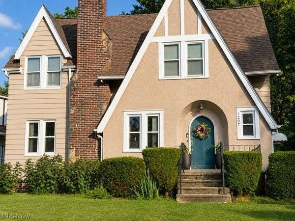 1207 Castleton Road , Cleveland Heights, OH 44121