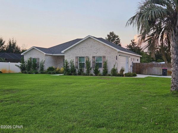 9135 Sunshine Drive, Youngstown, FL 32466