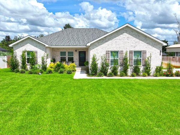 9135 Sunshine Drive, Youngstown, FL 32466